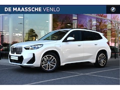 BMW X1 - xDrive25e M Sport Automaat / Sportstoelen / M Adaptief onderstel / Comfort Access / Achter