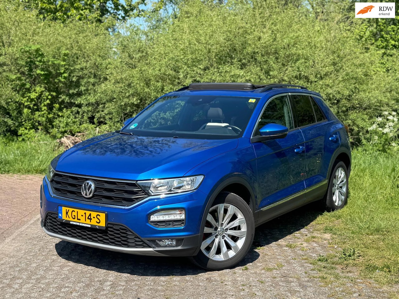 Volkswagen T-Roc - 1.5 TSI / AUTOMAAT / PANO / CAMERA - AutoWereld.nl