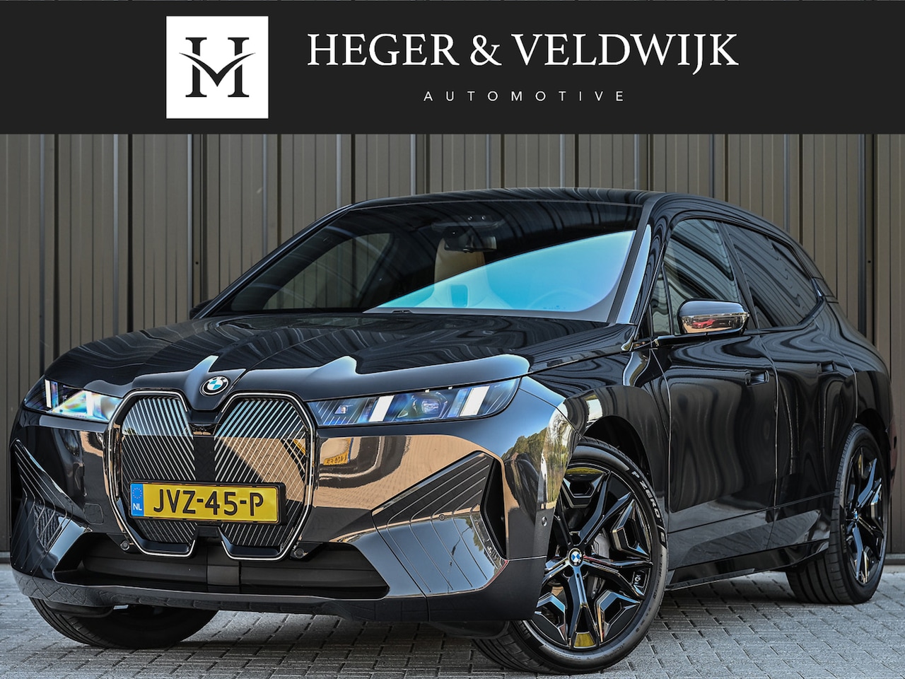 BMW iX - xDrive45 101 kWh | NL-auto | Comfort access | Soft close | Iconic glow | Adaptive led | Sk - AutoWereld.nl