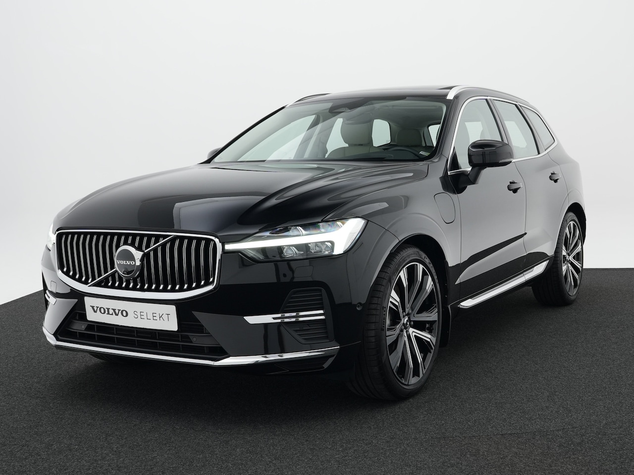 Volvo XC60 - T6 AWD Ultimate Bright | Luchtvering | Harman/Kardon | 360° Camera | Panoramadak | Adaptiv - AutoWereld.nl