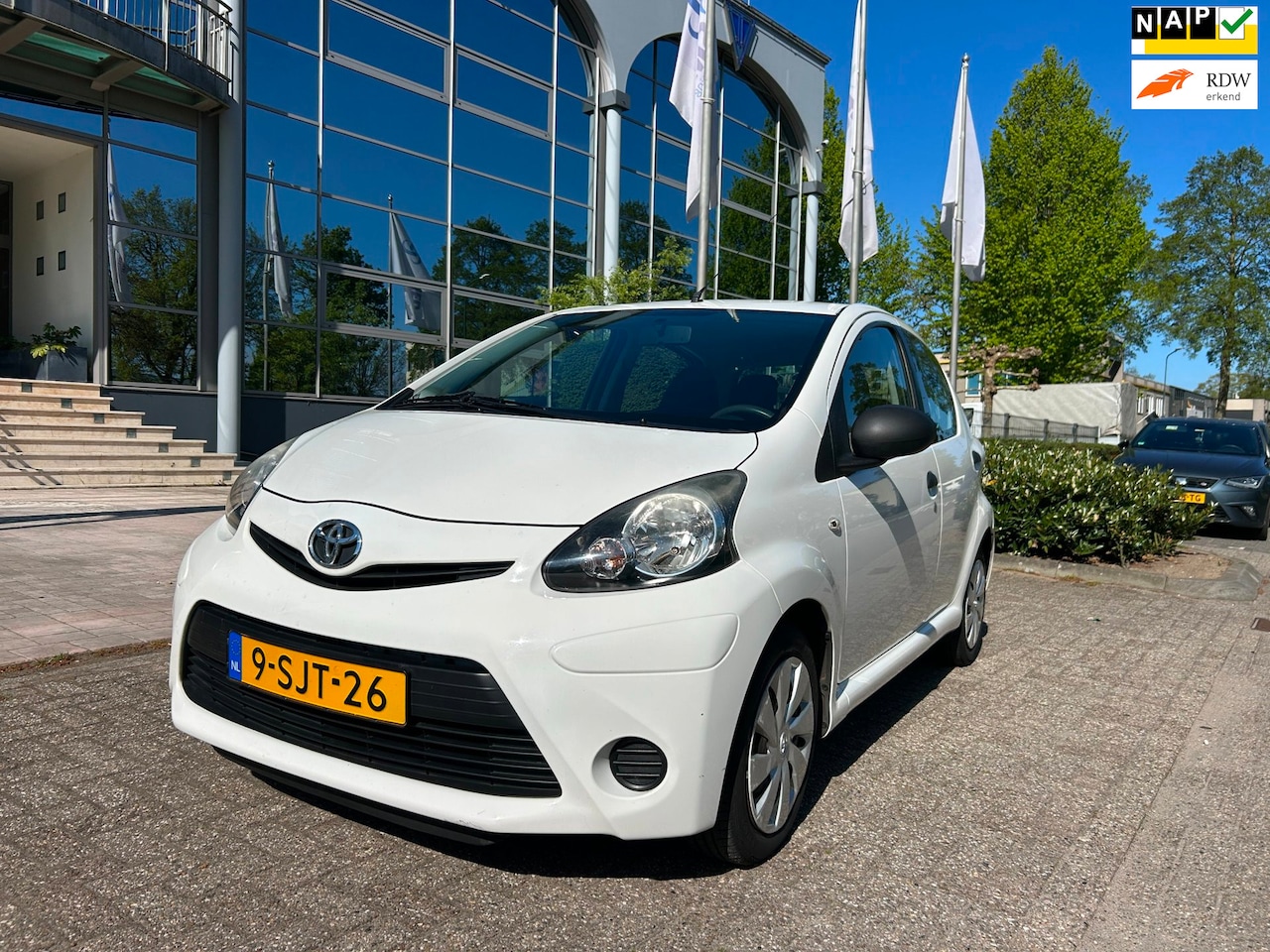 Toyota Aygo - 1.0 VVT-i Now 5drs /airco,87801 km N.A.P - AutoWereld.nl