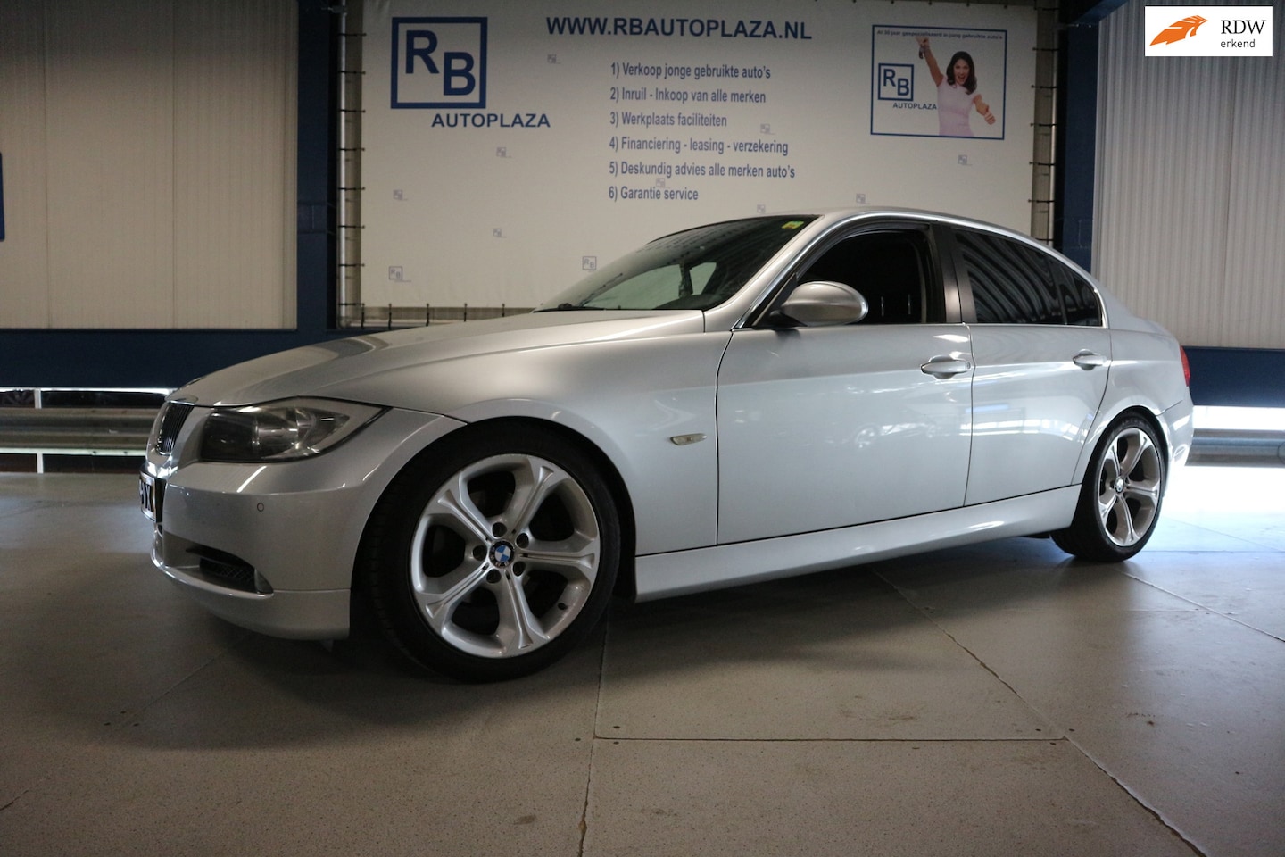 BMW 3-serie - 325i / 218 PK / TOP KWALITEIT / ZIE FOTO S ! ! ! - AutoWereld.nl