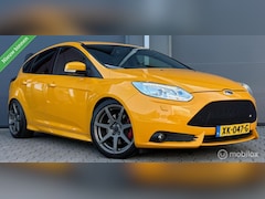 Ford Focus - 2.0 EcoBoost ST-2 RS optiek/LED/Camera/Cruise/PDC