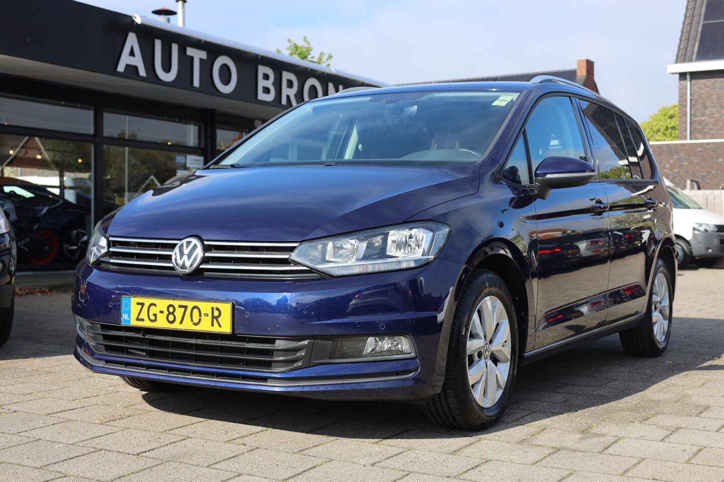 Volkswagen Touran - 1.0 TSI COMFORTLINE | NAVI | CAMERA | CARPLAY - AutoWereld.nl
