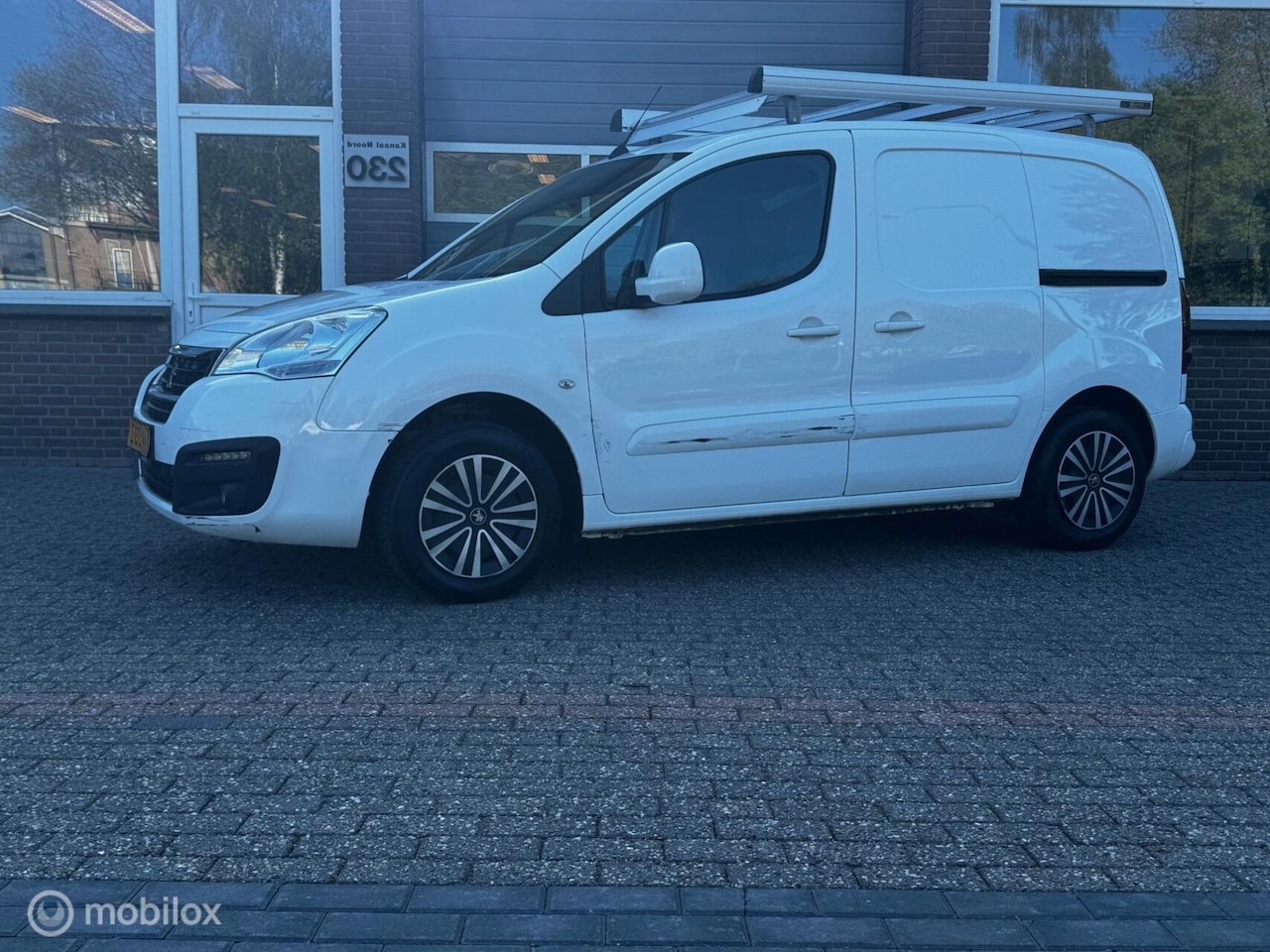 Peugeot Partner - bestel 120 1.6 BlueHDi 75 L1 AIRCO/NAVI - AutoWereld.nl