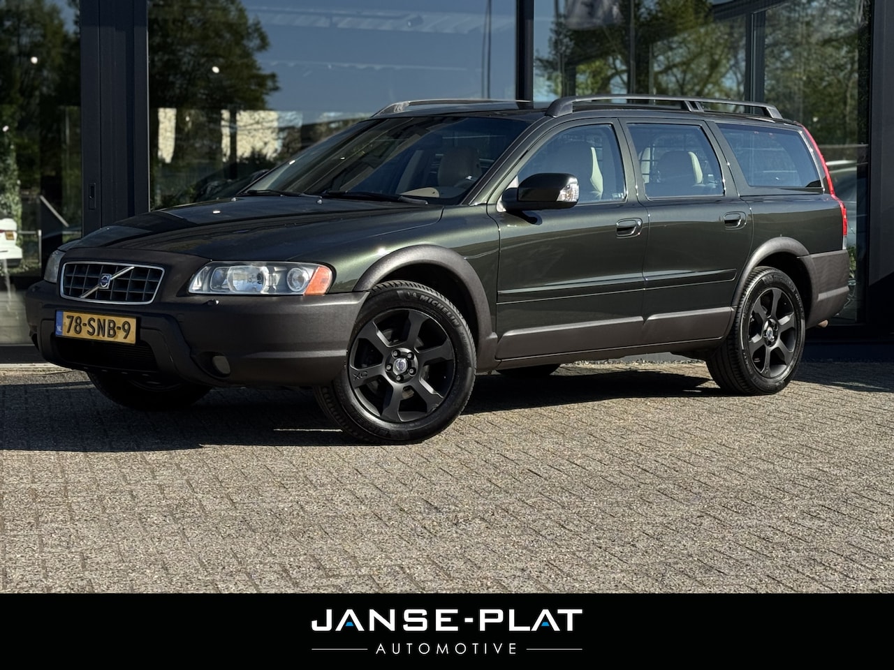 Volvo XC70 - 2.5 T AUT Leder | Trekhaak | Xenon | Distributie recent - AutoWereld.nl
