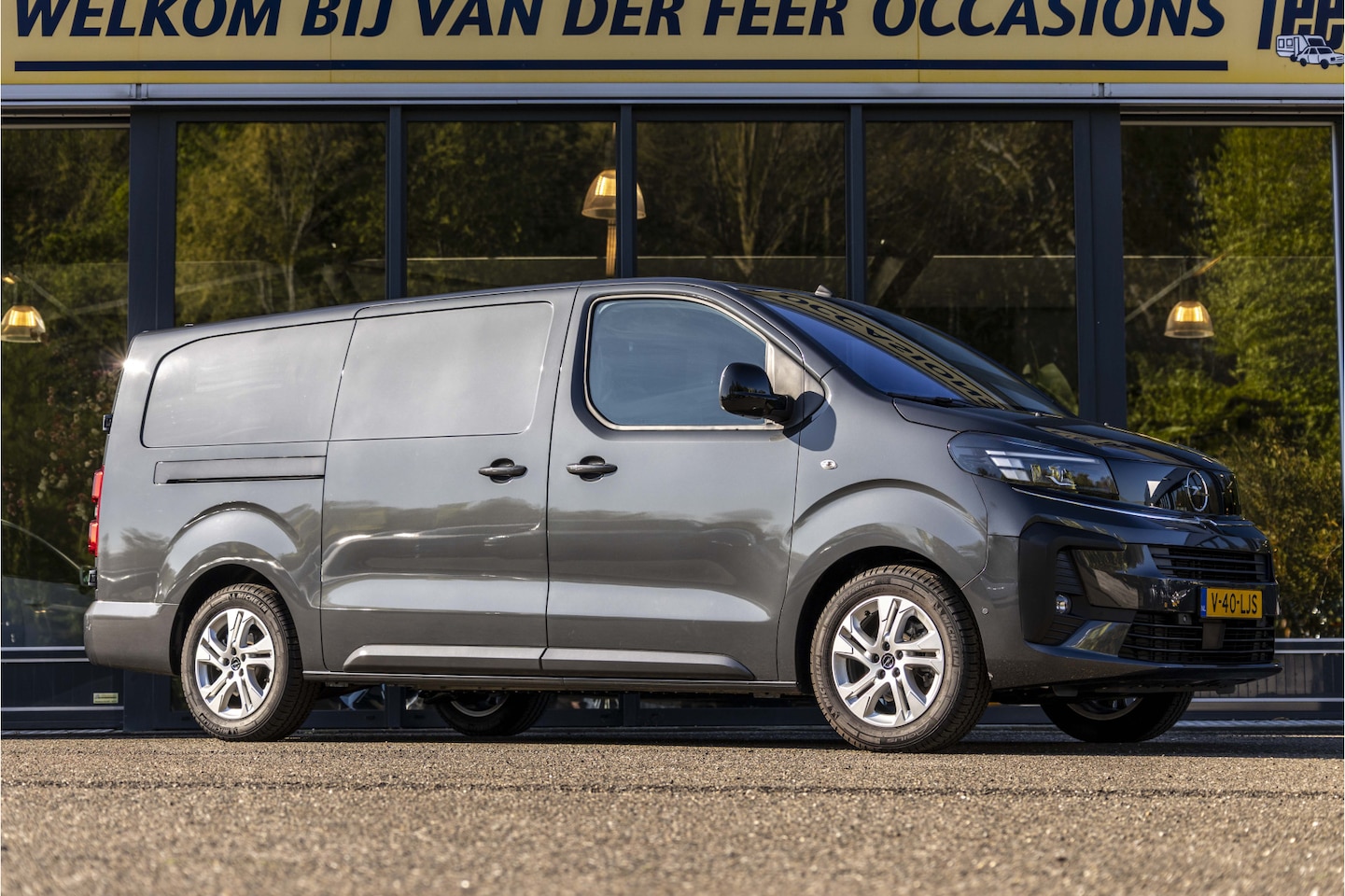 Opel Vivaro Electric - L3 75 kWh Nieuw uit voorraad leverbaar! - AutoWereld.nl