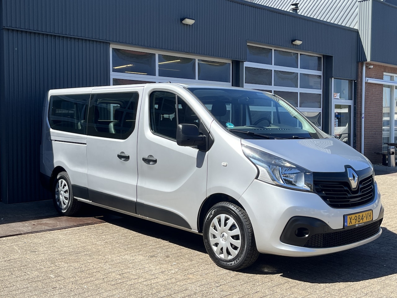 Renault Trafic Passenger - 1.6 dCi Euro 6 Airco Cruise Marge incl BPM 9 persoons groepsvervoer Taxi Kinderdagverblijf - AutoWereld.nl