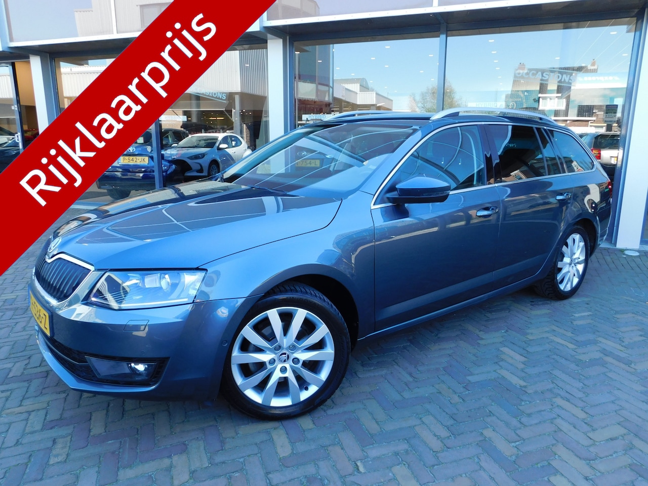 Skoda Octavia Combi - 1.0 TSI Greentech DSG Style Business | Trekhaak - AutoWereld.nl