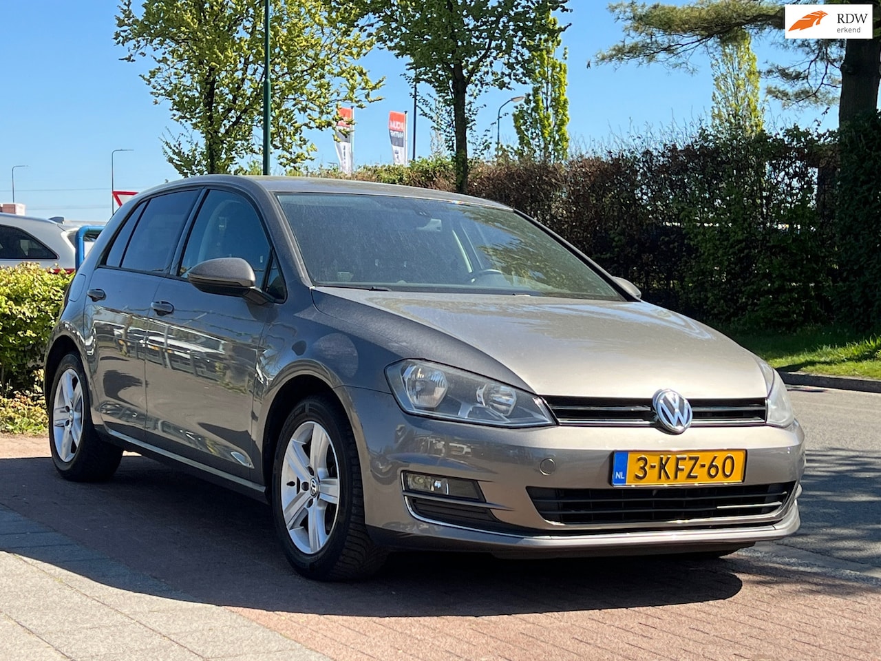 Volkswagen Golf - 1.4TSI Highline * Alcantara| Nette Auto - AutoWereld.nl
