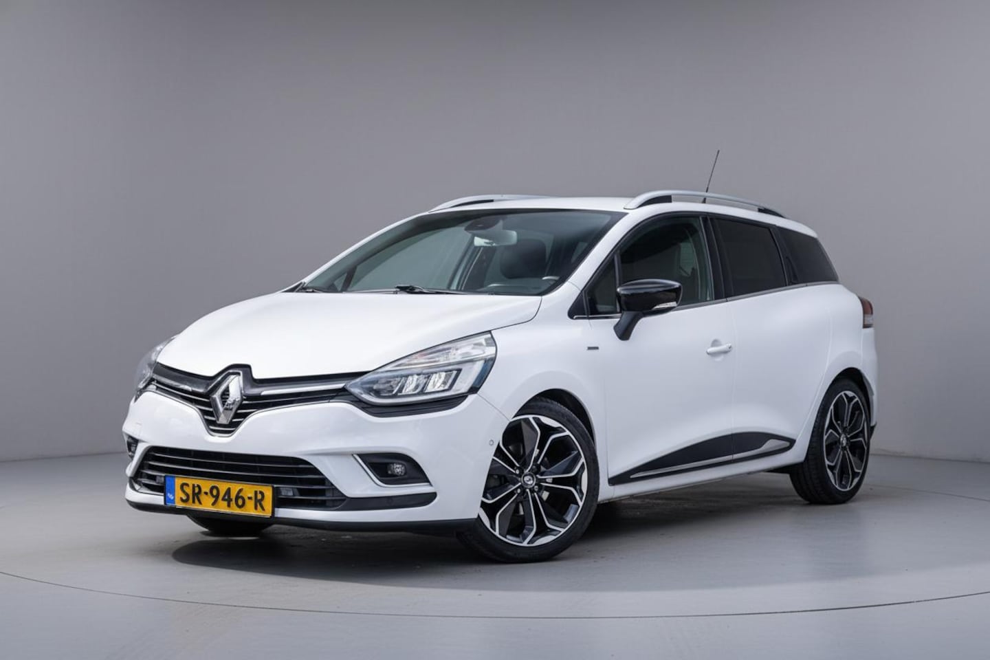 Renault Clio Estate - 1.2 TCe 120pk Bose |NL-auto|1e-eig.|Camera|Half/Leder|Cruise|Navigatie|Stoelverw.|Dealer-o - AutoWereld.nl