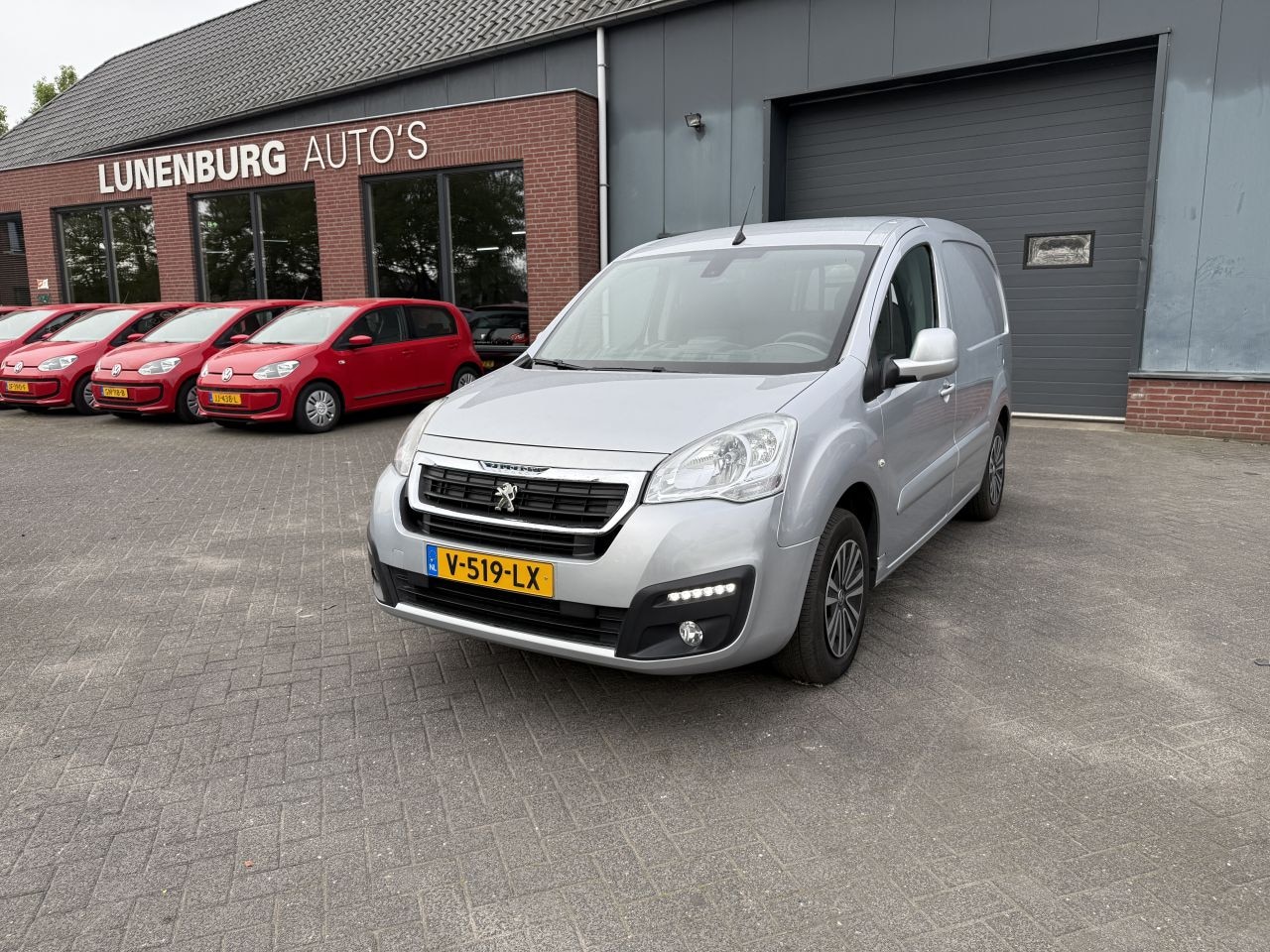 Peugeot Partner - 120 1.6 BlueHDi 100 L1 Pro NAVIGATIE AIRCO - AutoWereld.nl