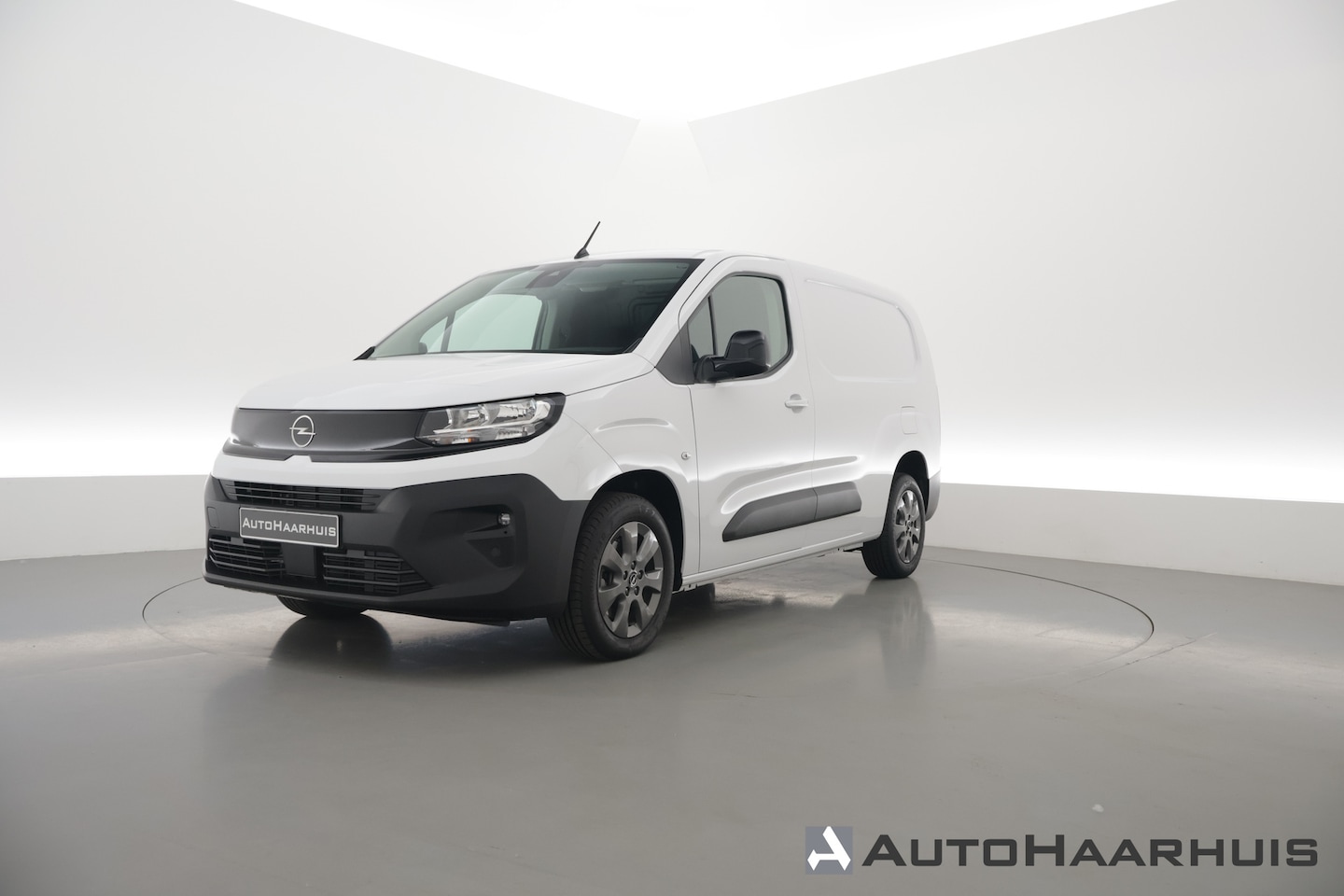 Opel Combo - 1.5 BlueHDi | 102pk | L2 | Carplay | Cruice | Airco | Keyles | Comfort-pakket | 3 pers. - AutoWereld.nl