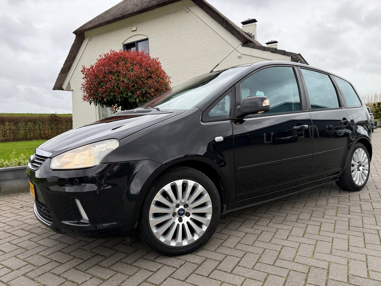 Ford C-Max - 1.8-16V Ghia bj: 2010 / incl.nieuwe apk ! - AutoWereld.nl