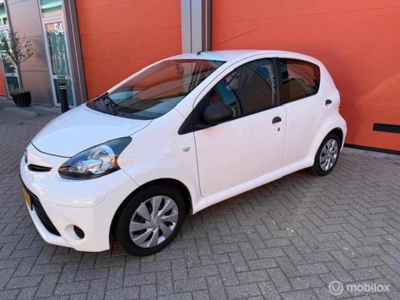 Toyota Aygo - 1.0 VVT-i Now 5 DRS APK 03-2027 KM NAP - AutoWereld.nl