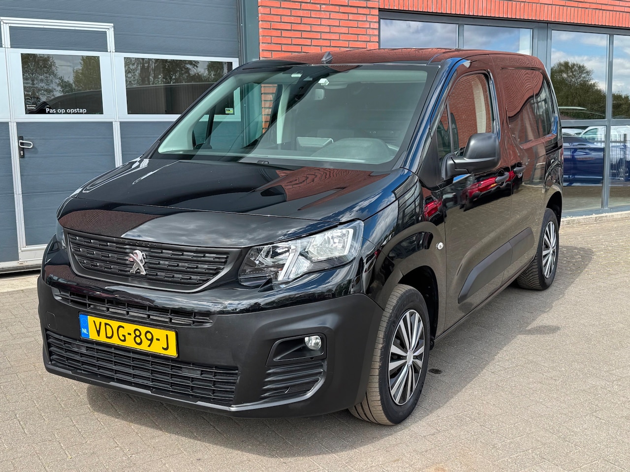 Peugeot Partner - 1.5 BlueHDI Airco Cruise Premium - AutoWereld.nl