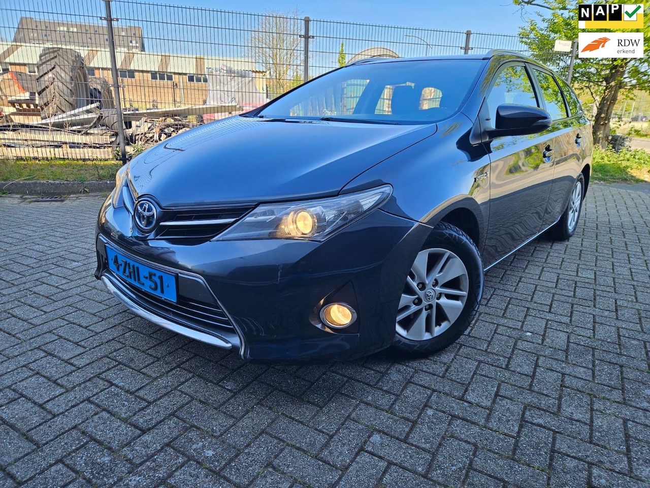 Toyota Auris Touring Sports - 1.8 Hybrid Aspiration BTW auto HANDEL-EXPORT - AutoWereld.nl