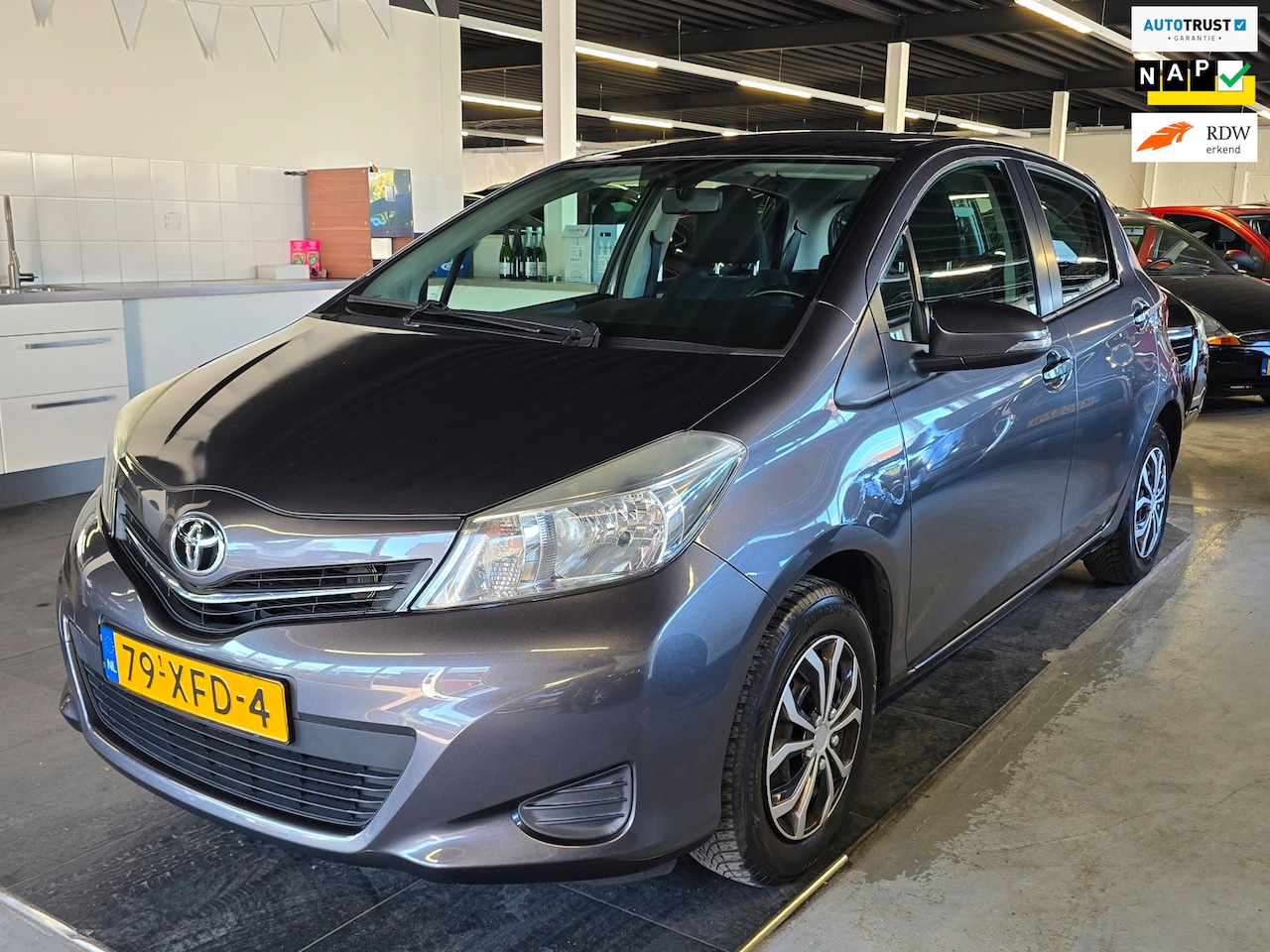 Toyota Yaris - 1.0 VVT-i Aspiration/AIRCO/CAMERA/N.A.P/BOEKJES - AutoWereld.nl