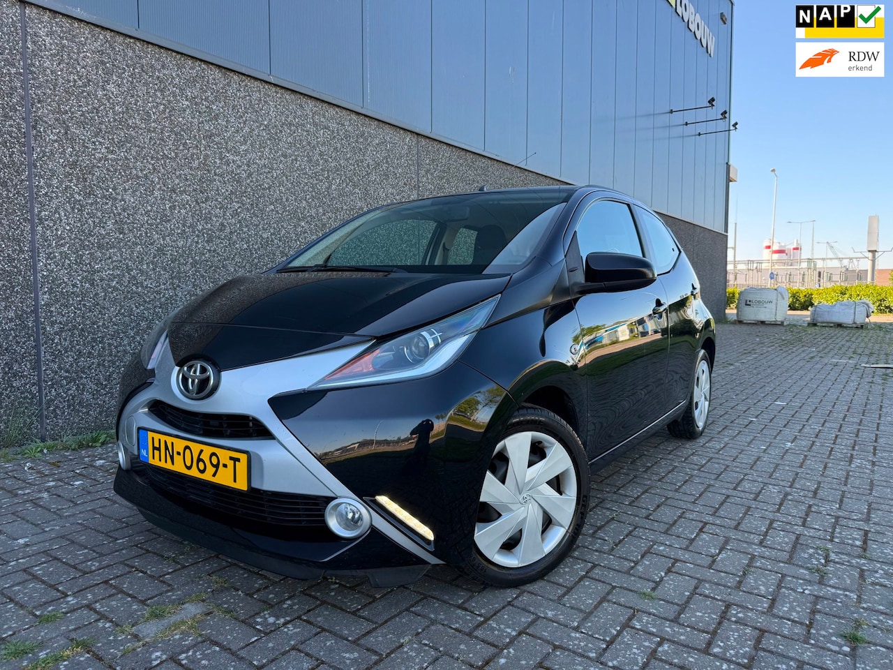 Toyota Aygo - 1.0 VVT-i x-play/Dealer OH/CAMERA/AIRCO/NL AUTO - AutoWereld.nl