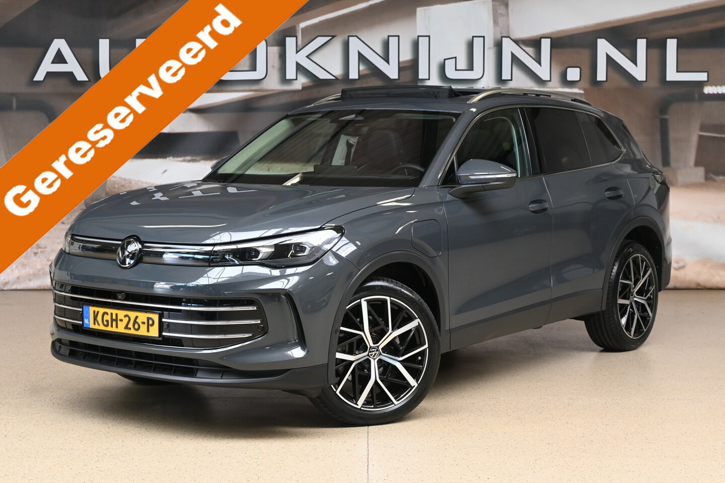 Volkswagen Tiguan - 1.5 eHybrid 204pk Elegance | ergoActive | Pano | IQ. Light | Trekhaak | 100% (Dealer) onde - AutoWereld.nl