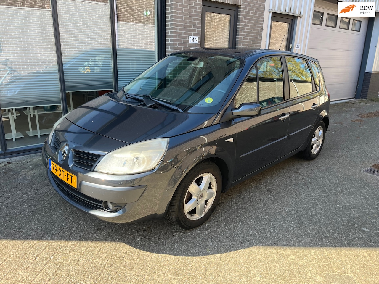 Renault Scénic - 2.0-16V Business Line! Airco! Parksensor! - AutoWereld.nl