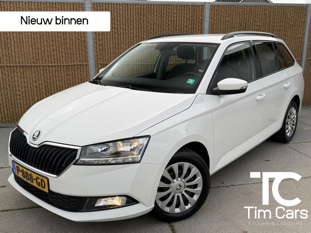 Skoda Fabia Combi - 1.0 TSI Ambition Navigatiesysteem | Apple CarPlay/Android Auto Smartlink | Multifunctionee - AutoWereld.nl