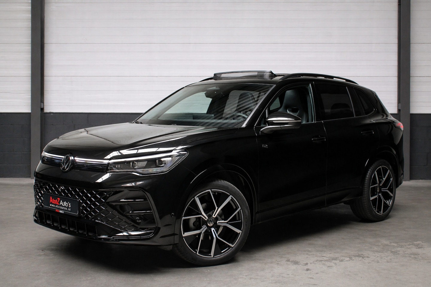 Volkswagen Tiguan - 1.5 eTSI R-Line |Pano|H&K|360|ACC|Massage - AutoWereld.nl