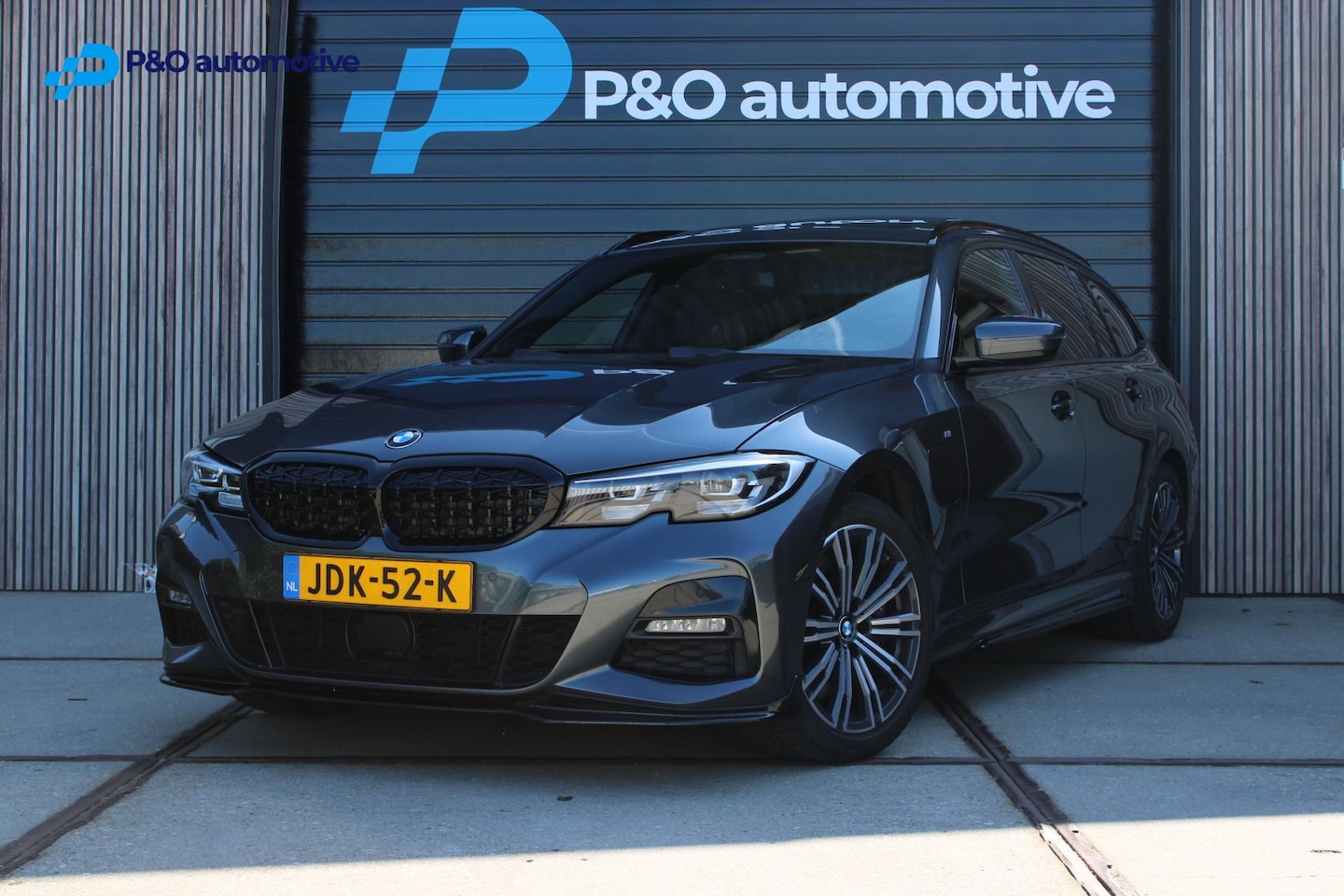 BMW 3-serie Touring - 330e xDrive M Sport PANO / ACC / TREKHAAK - AutoWereld.nl