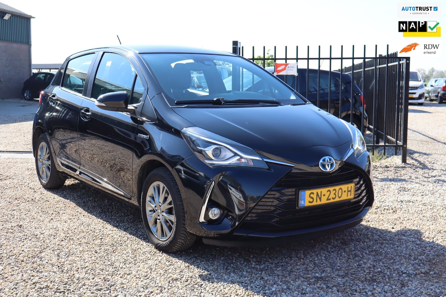 Toyota Yaris - 1.5 Hybrid Executive 1st eigenaar - AutoWereld.nl