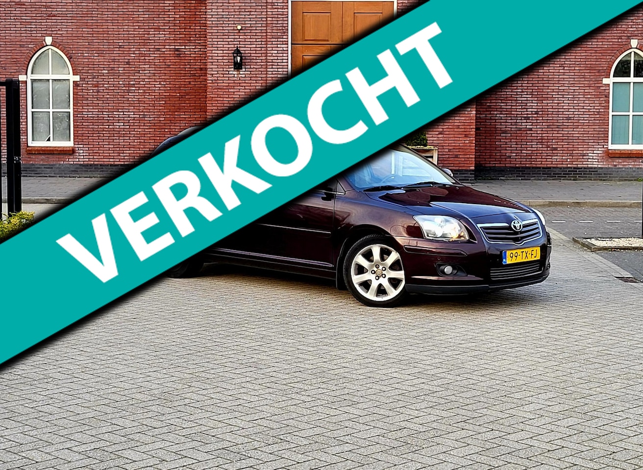 Toyota Avensis Wagon - 2.4 VVTi Executive / Automaat / 1e Eiegenaar / Leer / Pdc / Xenon / Trekhaak - AutoWereld.nl