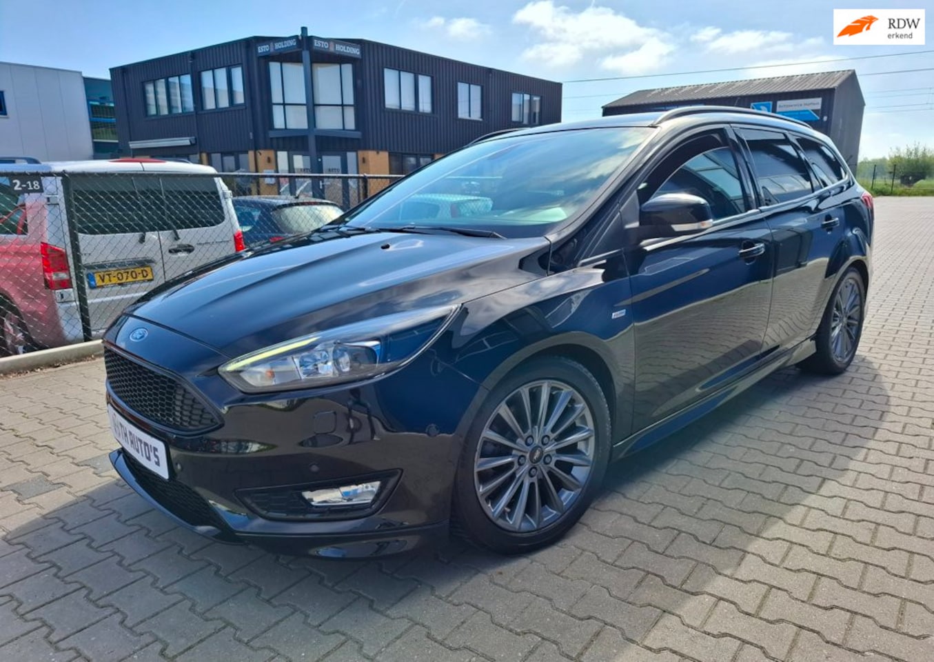 Ford Focus Wagon - 1.5 ST-Line /navi /airco/trekhaak - AutoWereld.nl