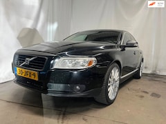 Volvo V40 - 1.6 D2 Momentum - Schade