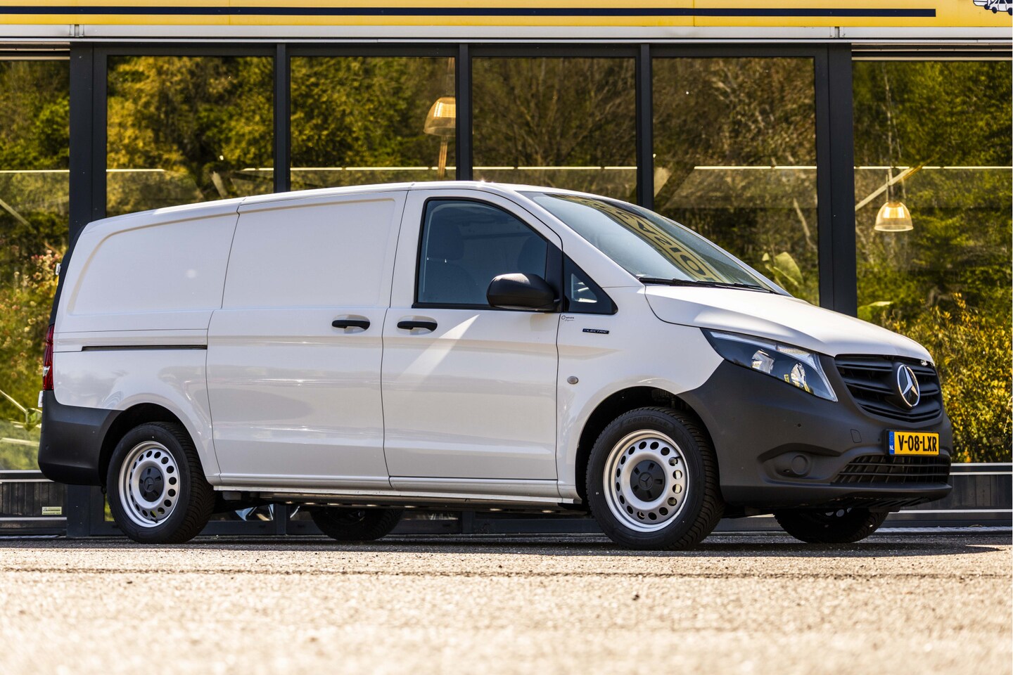 Mercedes-Benz eVito - eVito Lang 66 kWh eVito Lang 66 kWh EX.BTW - AutoWereld.nl