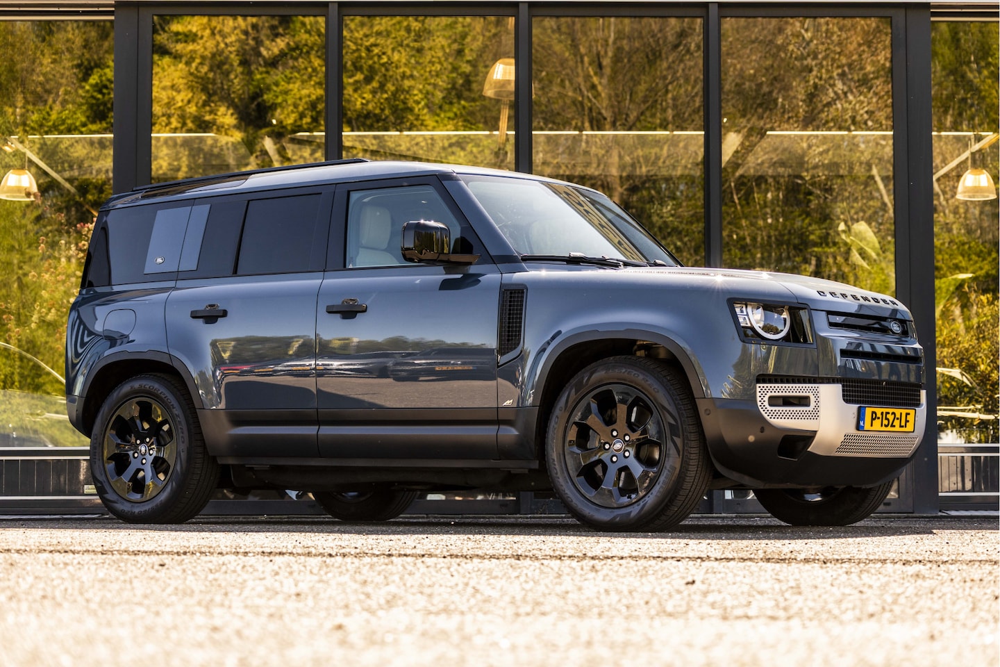 Land Rover Defender 110 - 2.0 P400e 110 S 2.0 P400e 110 S - AutoWereld.nl