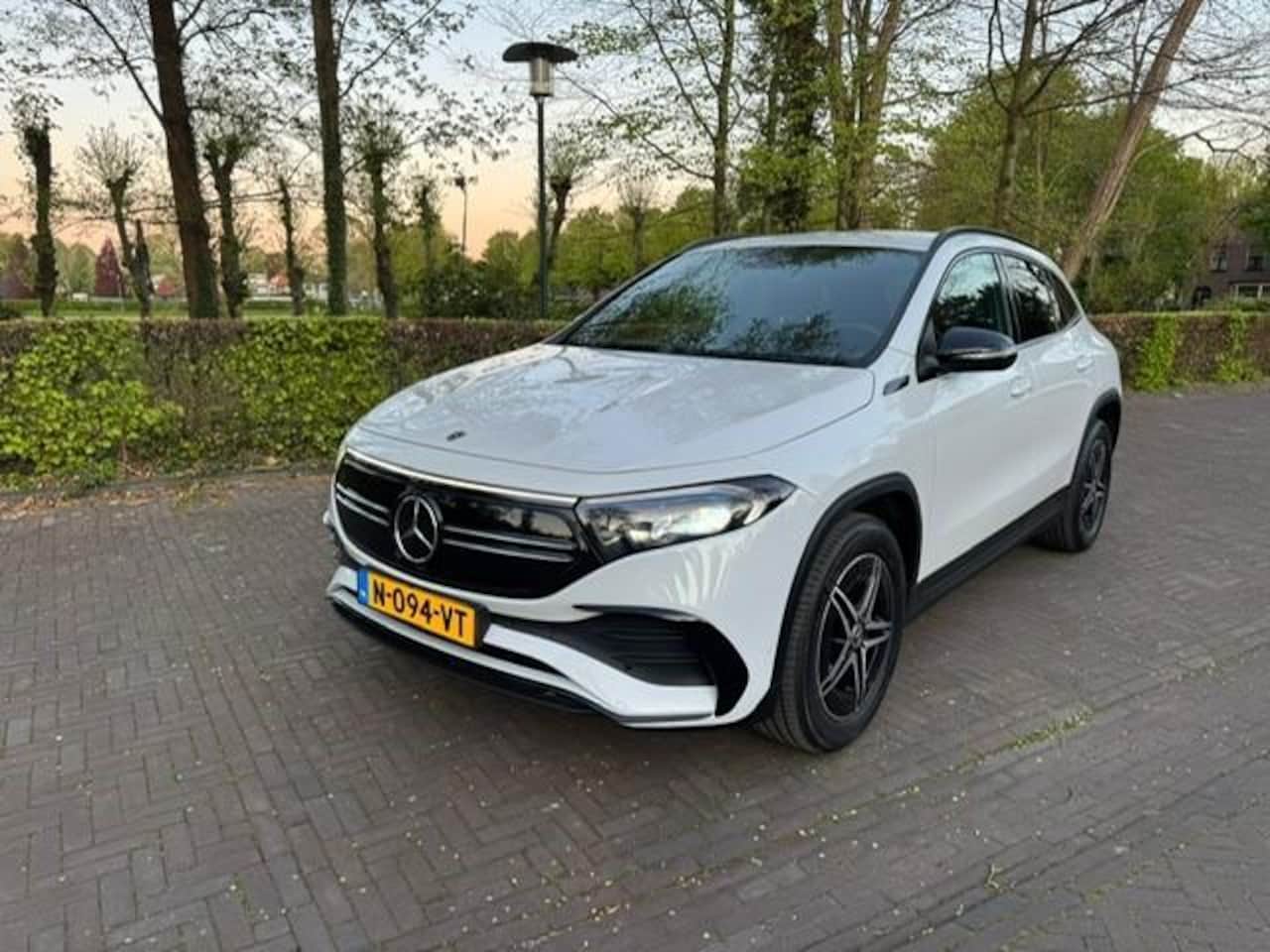 Mercedes-Benz EQA - 250 Business Solution AMG 67kWh SOH 94,6% Acarplay/Navi/Camera/Fabrieksgarantie - AutoWereld.nl