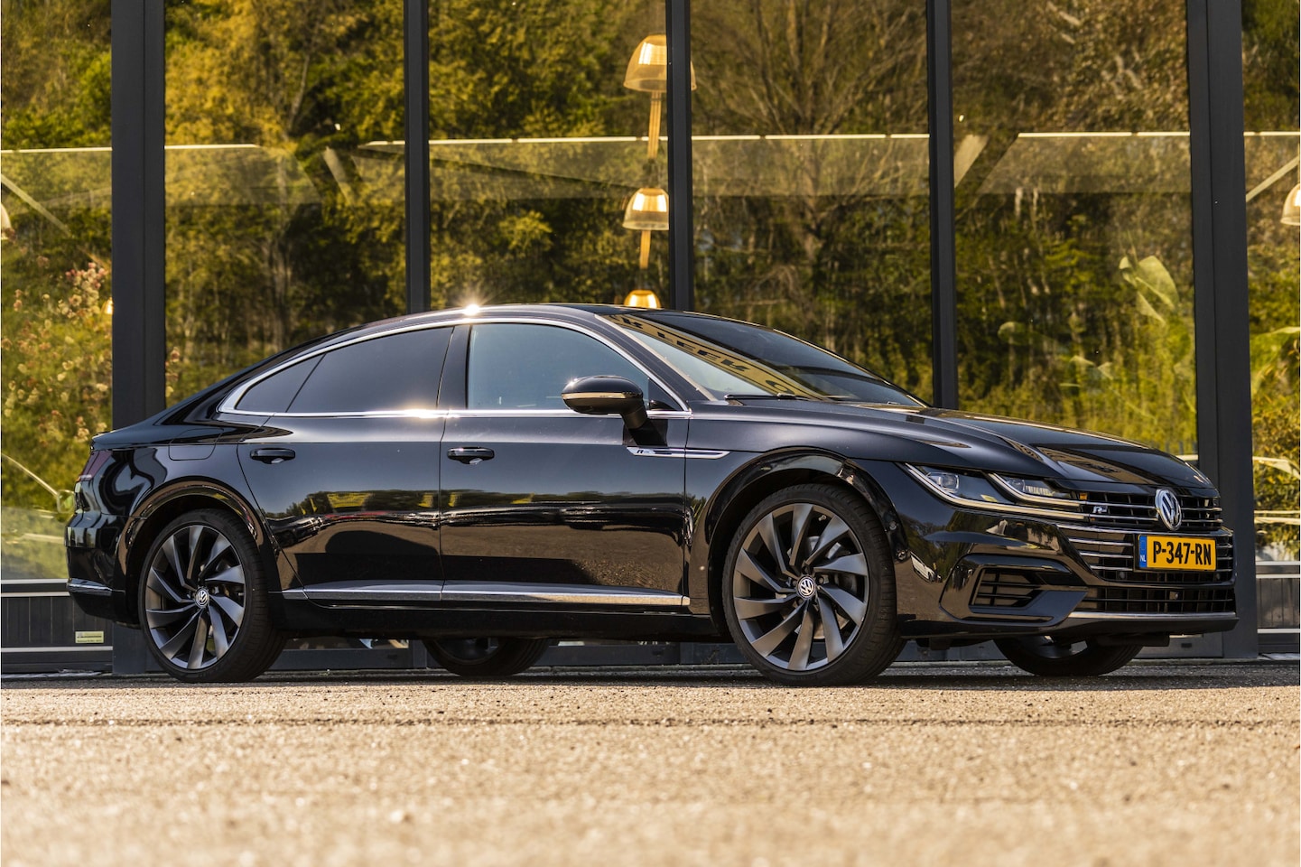 Volkswagen Arteon - 2.0 TSI 4Motion Business R 281pk! - AutoWereld.nl