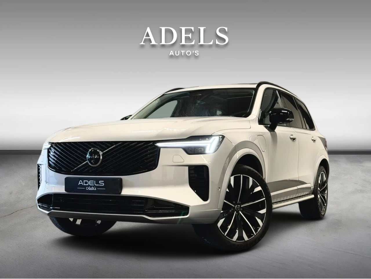 Volvo XC90 - 2.0 T8 Plug-in hybrid AWD Ultra Dark Facelift Exec. Ed. Panodak Luchtvering Bower&Wilkins - AutoWereld.nl