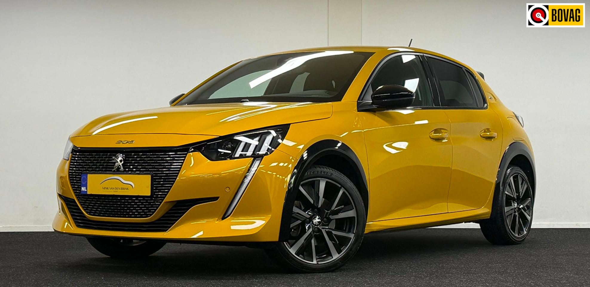 Peugeot 208 - 1.2 PureTech GT Pack*Automaat*Navi*Camera*Carplay! - AutoWereld.nl