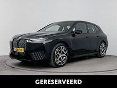 BMW iX - xDrive50 Executive 112 kWh | M Sportpakket | Comfort Access pakket | Live Cockpit Professi