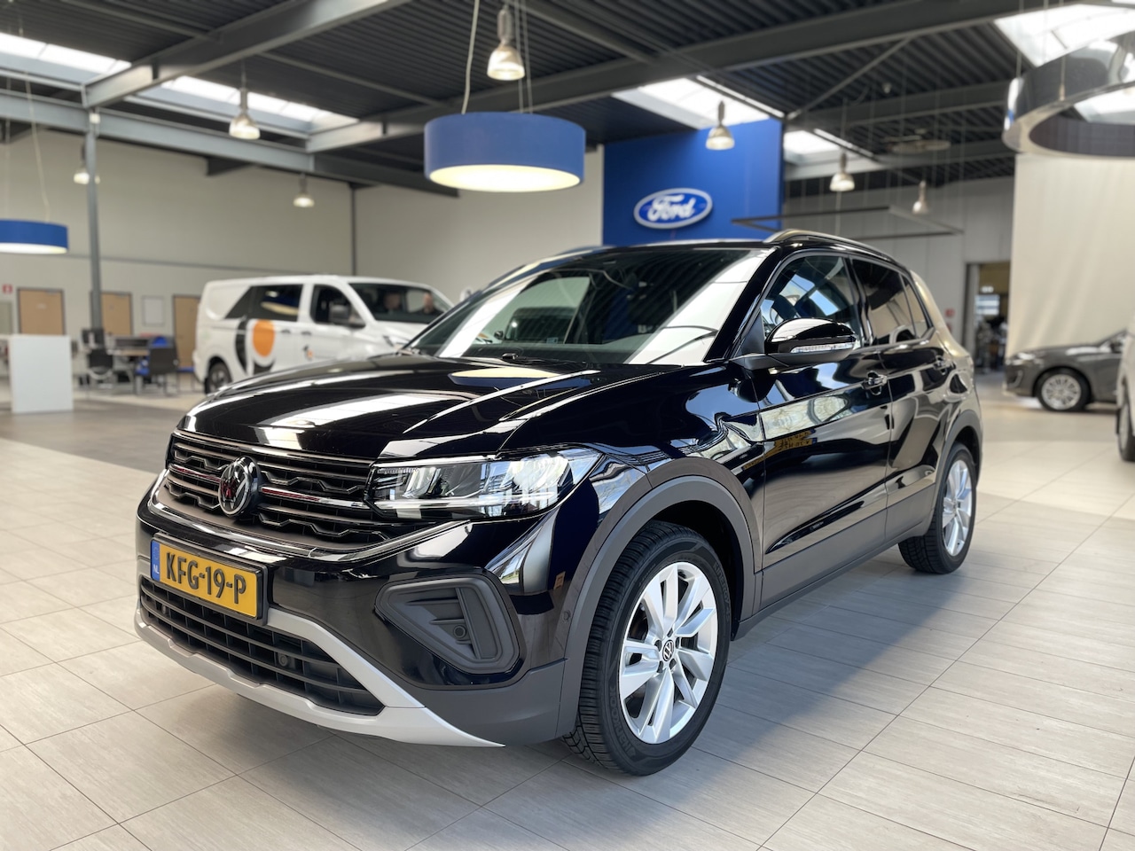 Volkswagen T-Cross - TSI Goal Edition 115pk | Trekhaak | Stoelverwarming | All-season banden | Adapt. Cruise | - AutoWereld.nl