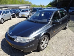 Renault Laguna - 1.8-16V Tech Road 5 deurs airco trekhaak