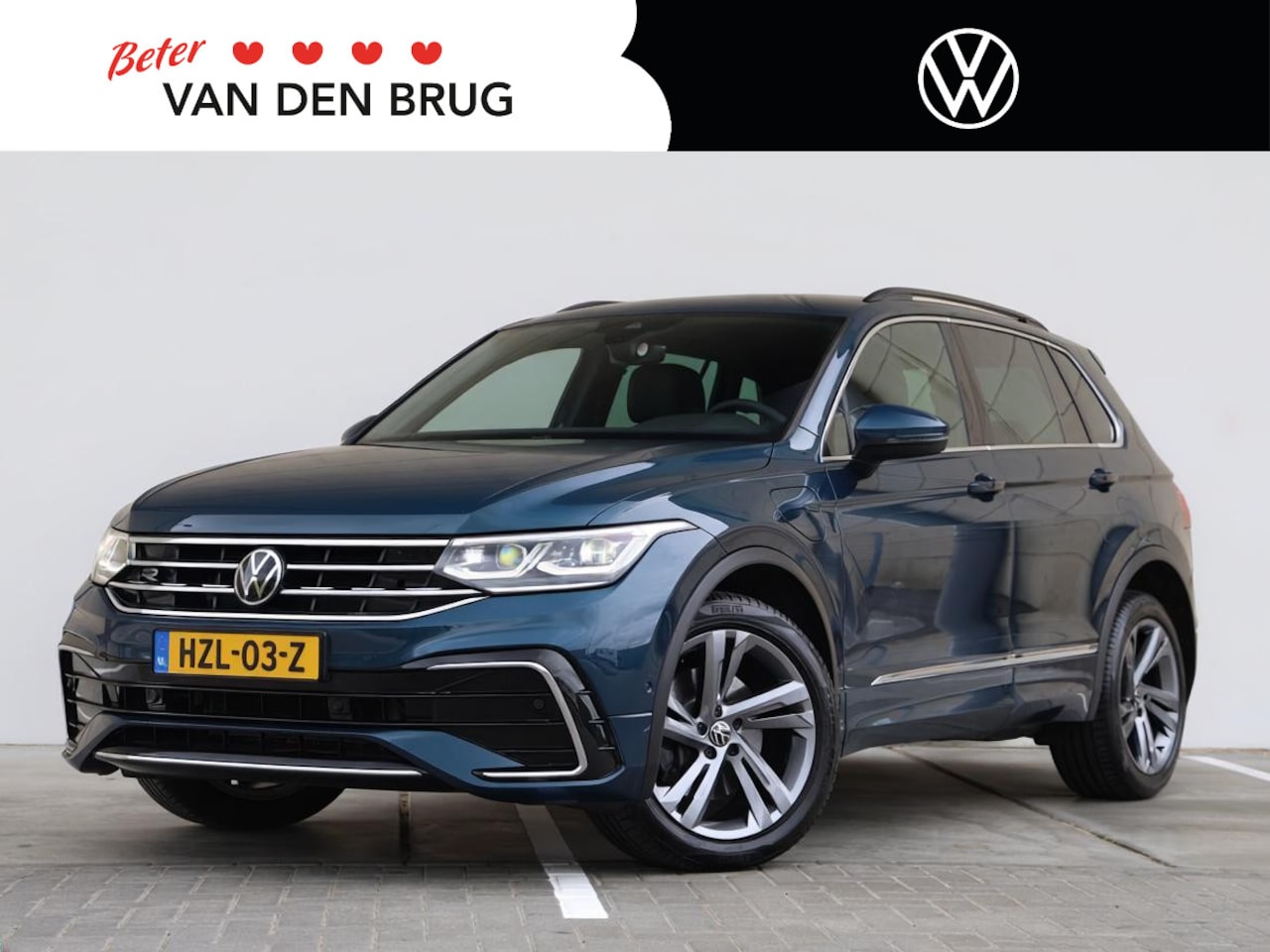 Volkswagen Tiguan - 1.4 TSI eHybrid R-Line 245 pk DSG | LED Matrix | Stoelverwarming | Keyless | Elektr. Achte - AutoWereld.nl