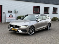 Volvo V60 - B3 163pk Mild Hybrid Aut Essential/ Navigatie/ 19 Inch velgen/ Apple Carplay/ DAB/ Camera