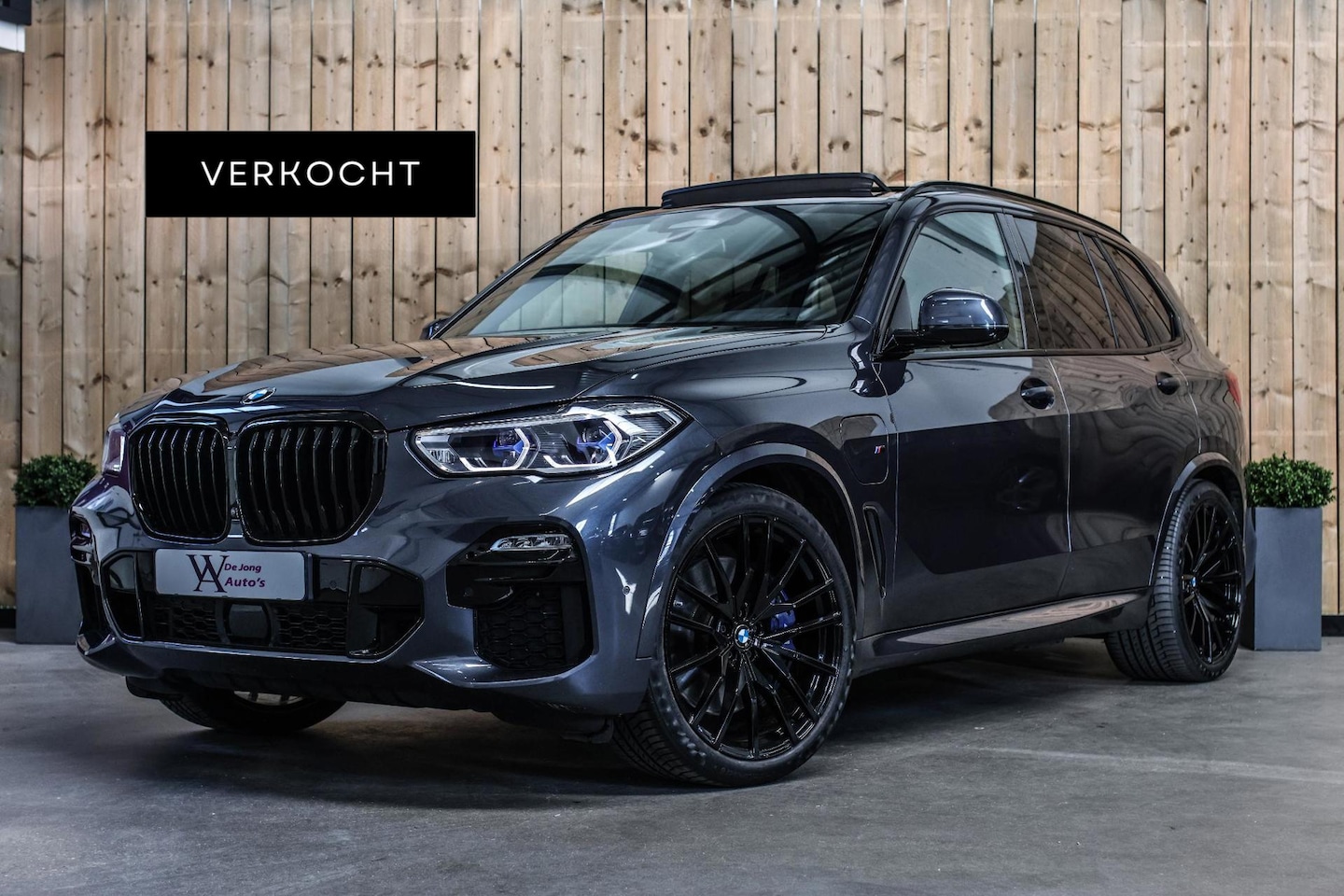 BMW X5 - XDrive45e M-Sport *Skylounge*H/K*Massage*4-Wielbesturing*Soft-Close* - AutoWereld.nl