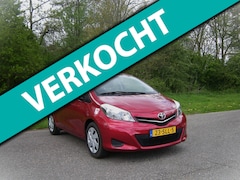 Toyota Yaris - 1.0 VVT-i Aspiration . 5 Drs . Airco . Achteruitrij Camera . Media. enz