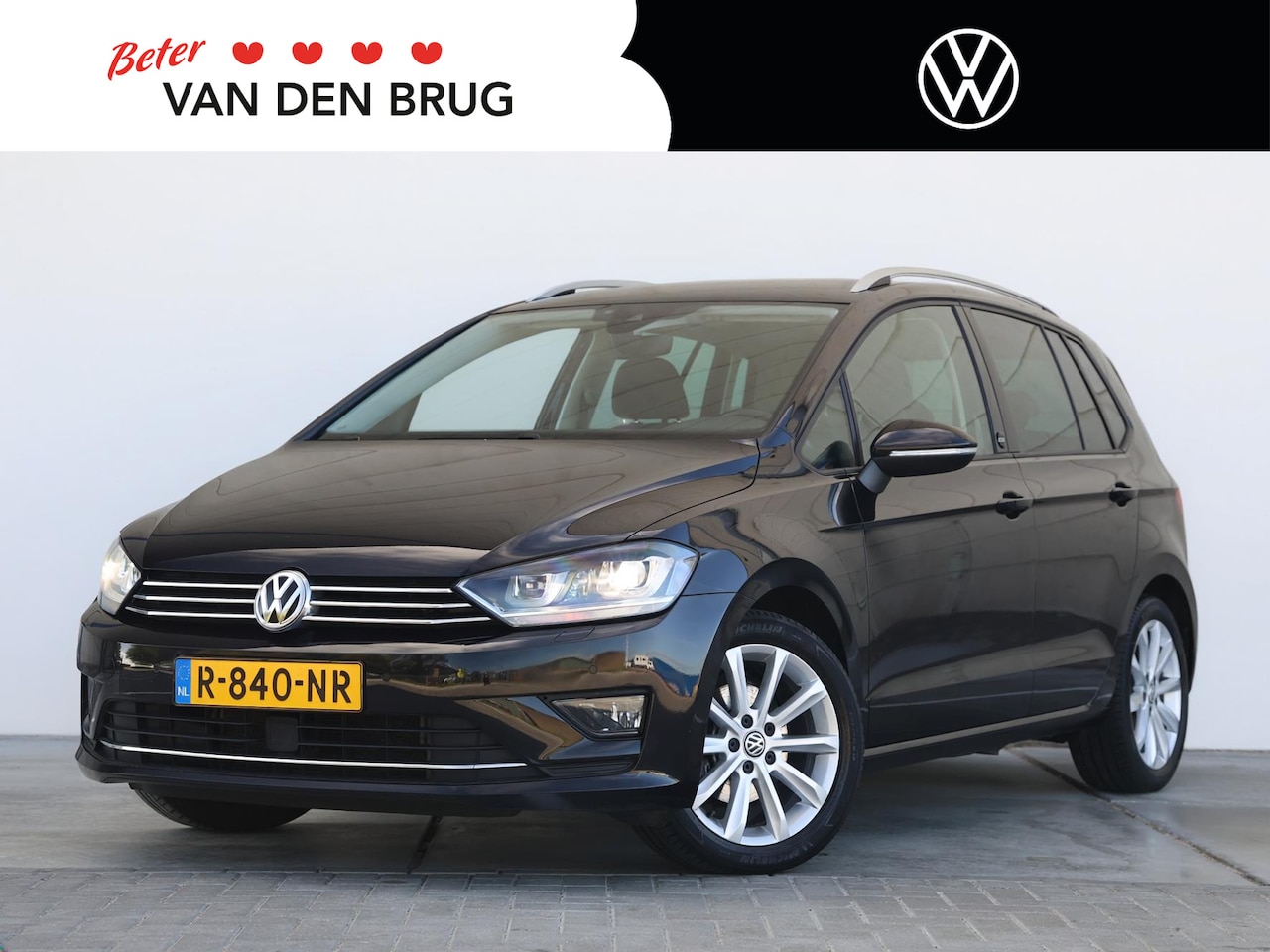 Volkswagen Golf Sportsvan - 1.4 TSI Highline 125 PK DSG | Navigatie | Climate control | Adaptive cruise control | Stoe - AutoWereld.nl