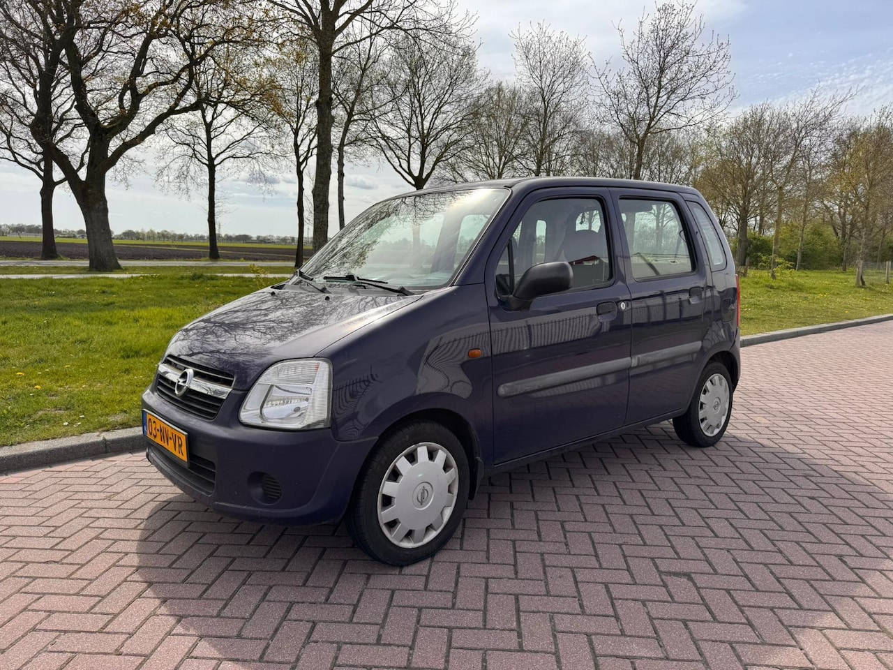 Opel Agila - 1.2-16V Essentia 75 PK TREKHAAK - AutoWereld.nl