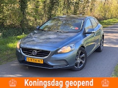 Volvo V40 - 1.6 D2 Kinetic |VLIEGWIEL HOORBAAR|