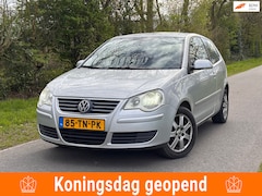 Volkswagen Polo - 1.6-16V Optive | Airco + Clima Nu € 999,