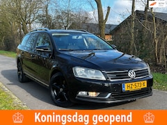 Volkswagen Passat Variant - 2.0 TDI Highline BlueMotion | DSG + R-line + Cruise + Navi Nu € 6.975,